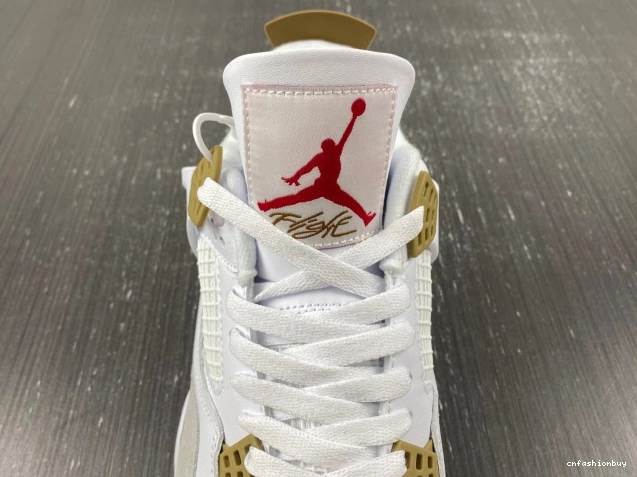 SB 4 DR5415-120 Retro Jordan 0807